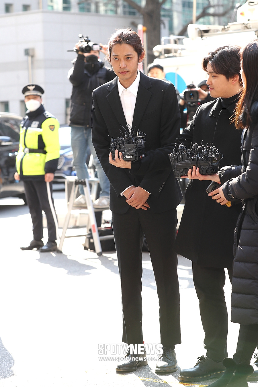 [포토S] 정준영, 질문에 묵묵부답