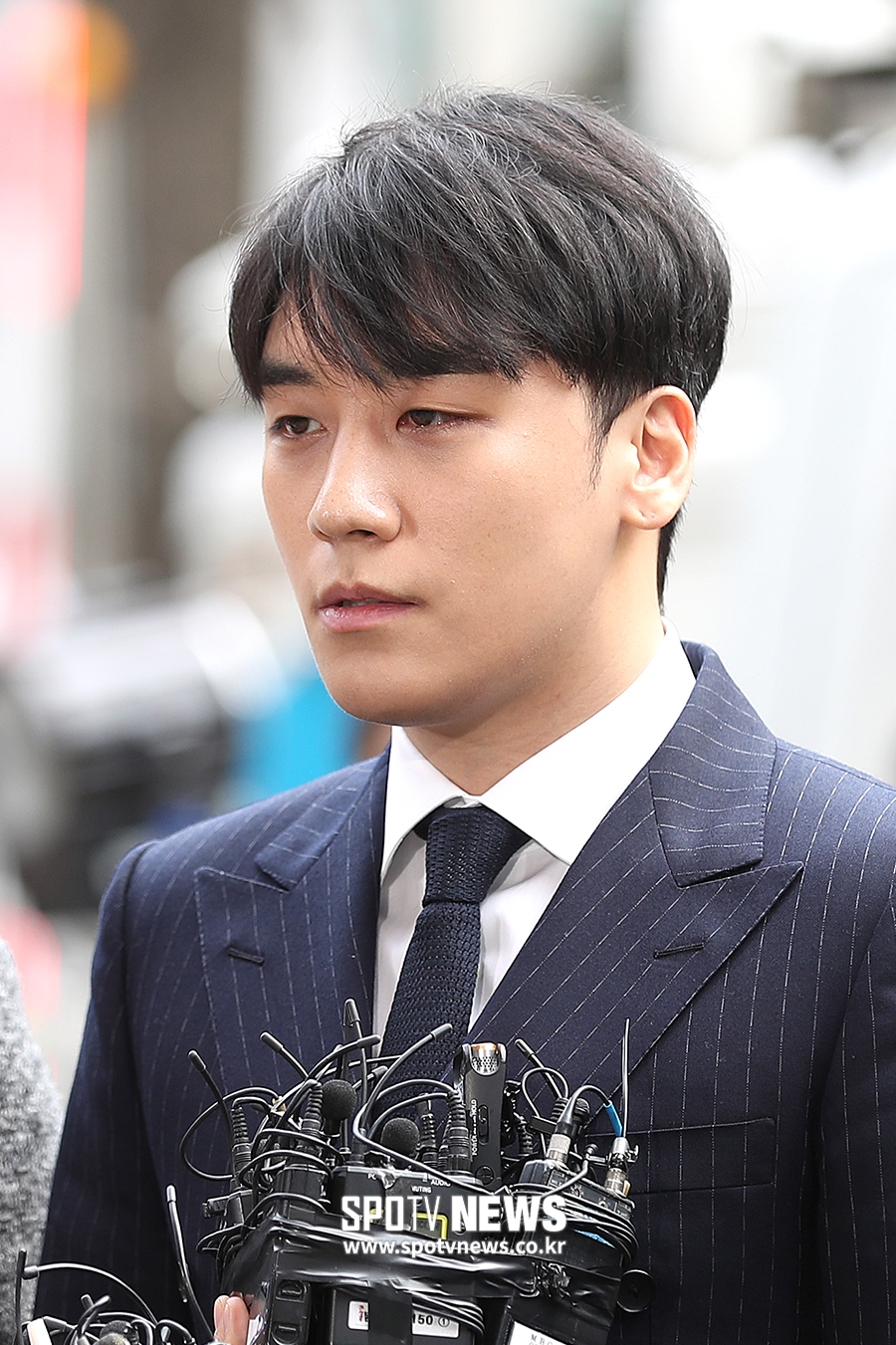 [포토S] '성접대 의혹' 승리, 또다시 경찰서 출석