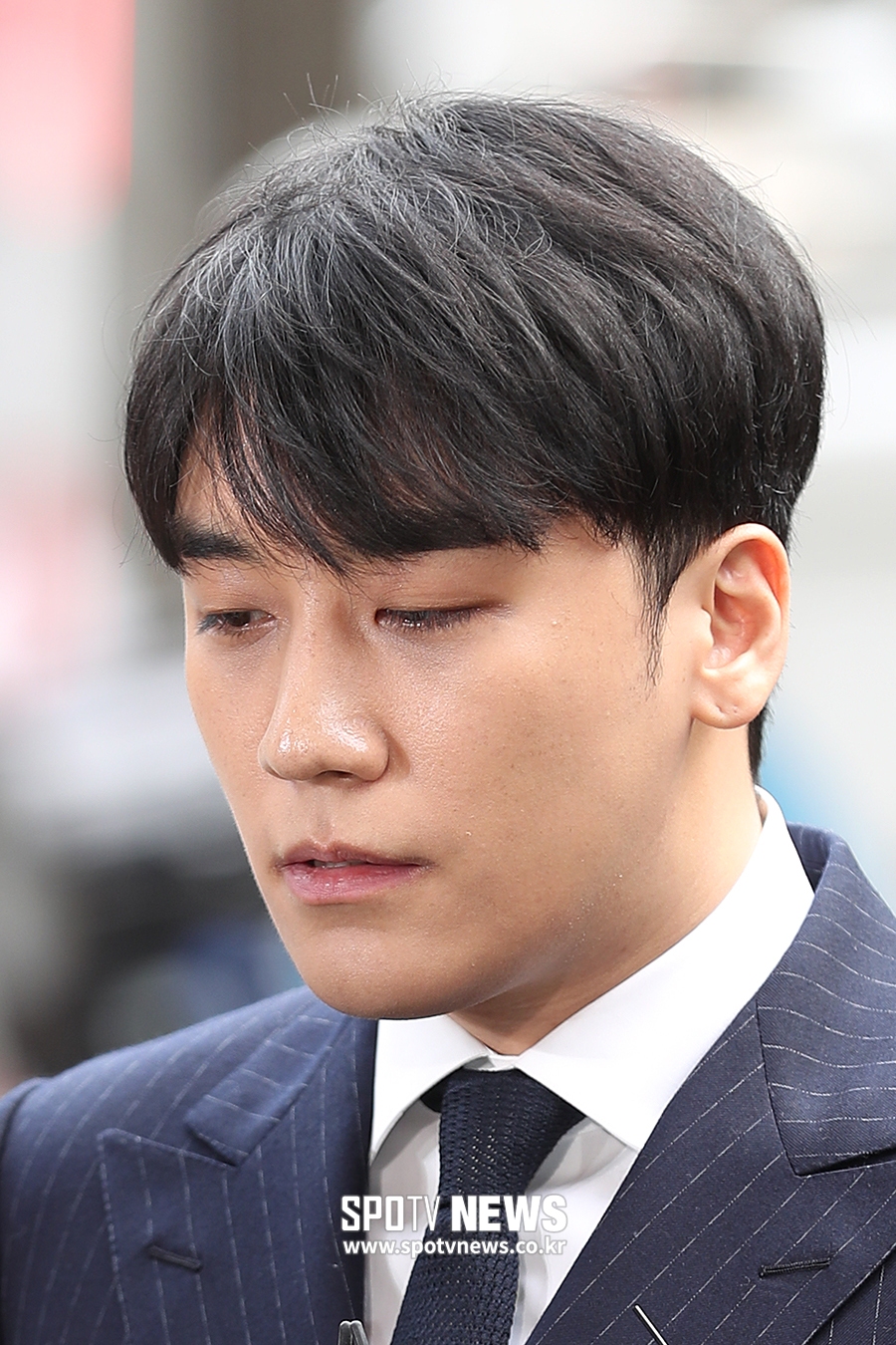 [포토S] '성접대 의혹' 승리, 초점 잃은 눈빛