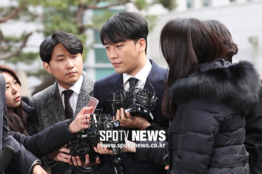 [포토S] '성접대 의혹' 승리, 피의자 신분 출석