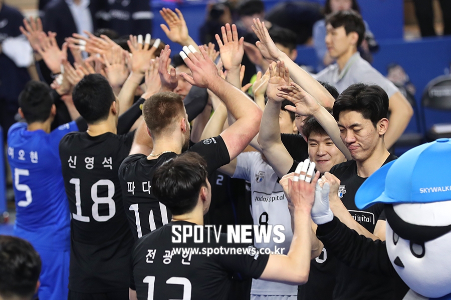 [포토S] 현대캐피탈, 어려운 승부 승리 마침표