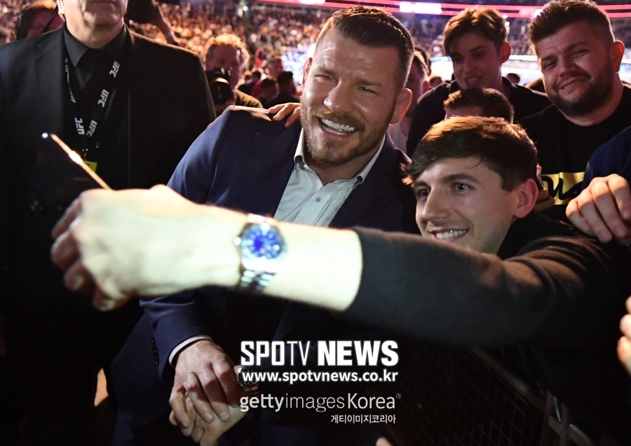 전 UFC 챔프 마이클 비스핑, 명예의 전당 입성