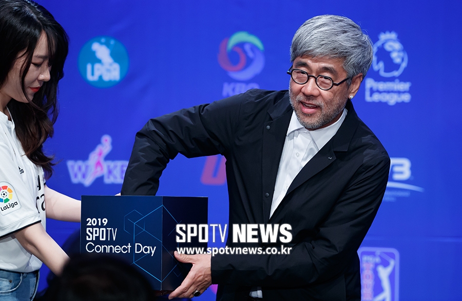 [포토S] 스포티비 커넥트 데이, 경품 추첨하는 민훈기 해설위원