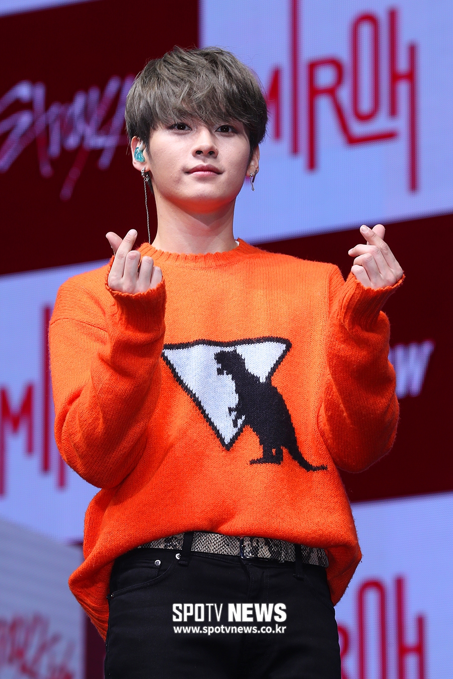 [포토S] 스트레이키즈 리노, 오렌지 니트 입고