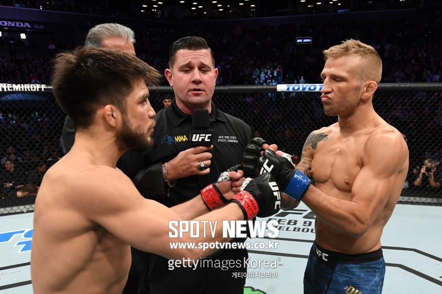 [정오의 UFC] 세후도 vs 모라에스, 밴텀급 타이틀전 6월 추진