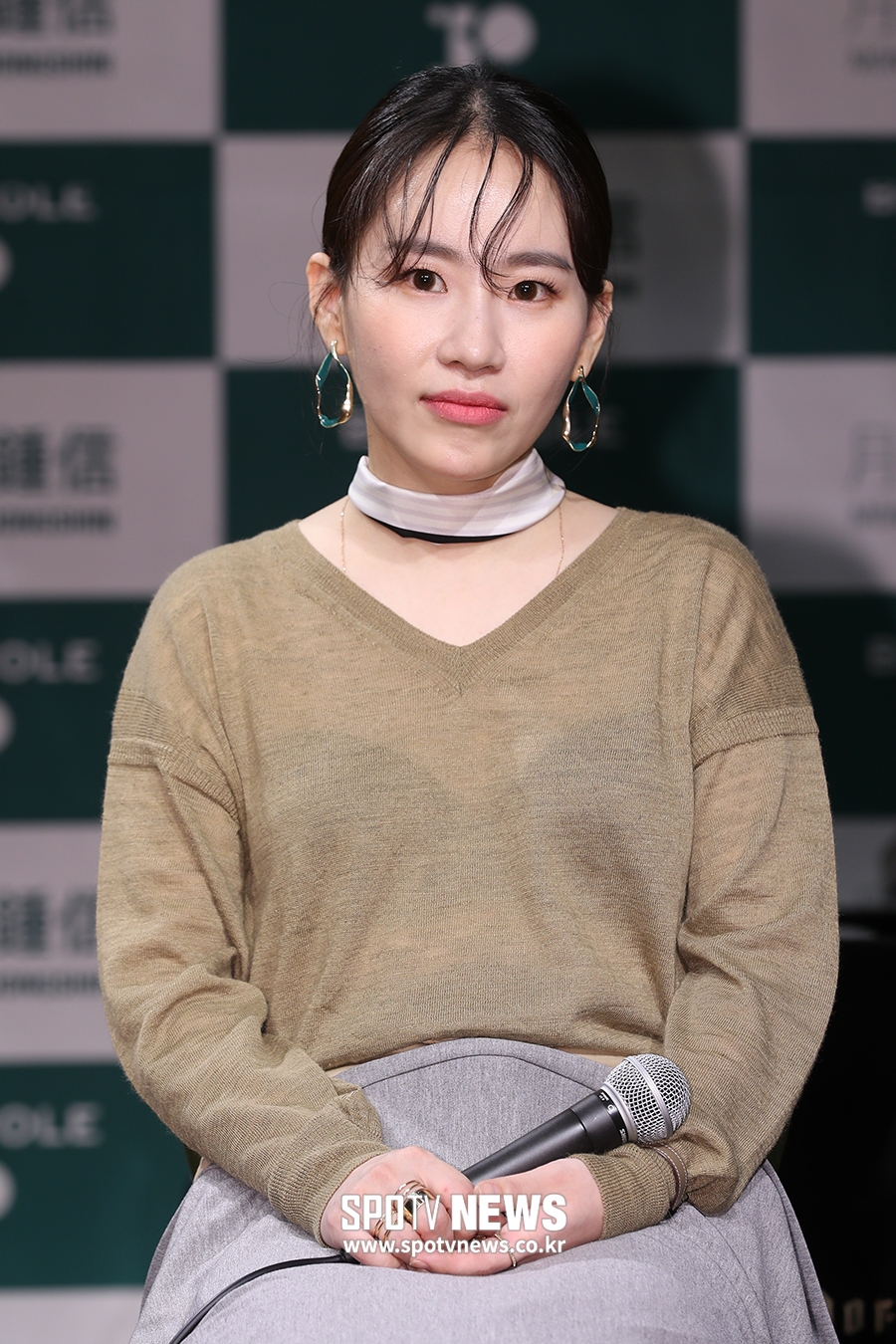 [포토S] 조현아, 속옷 보이는 시스루 니트