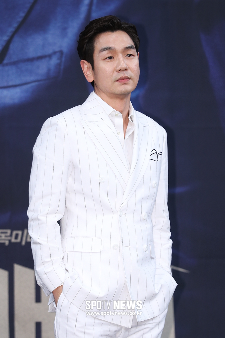 [포토S] 김태우, 눈부신 화이트
