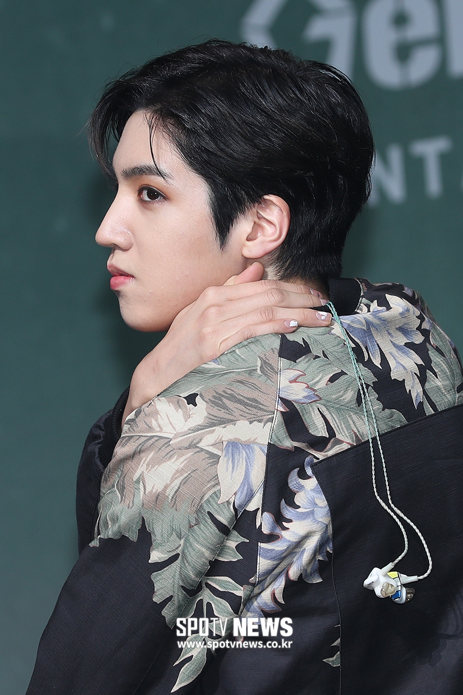 [포토S] 펜타곤 우석, 명품 콧날 반짝