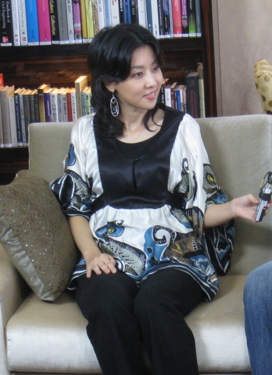 "언론사간부 성추행→대학교수 술시중"…이매리, 추가 폭로[종합]