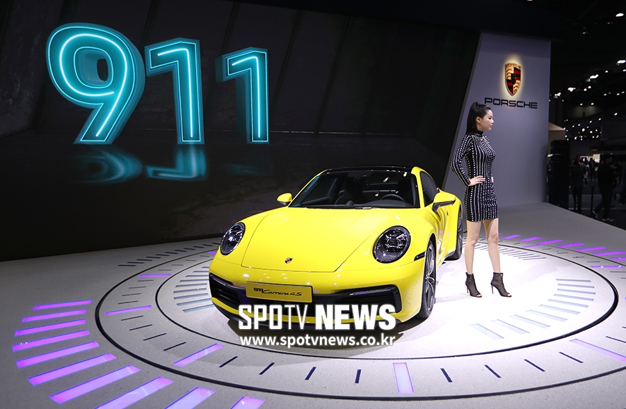 [포토S] 베일 벗은 뉴 포르쉐 911