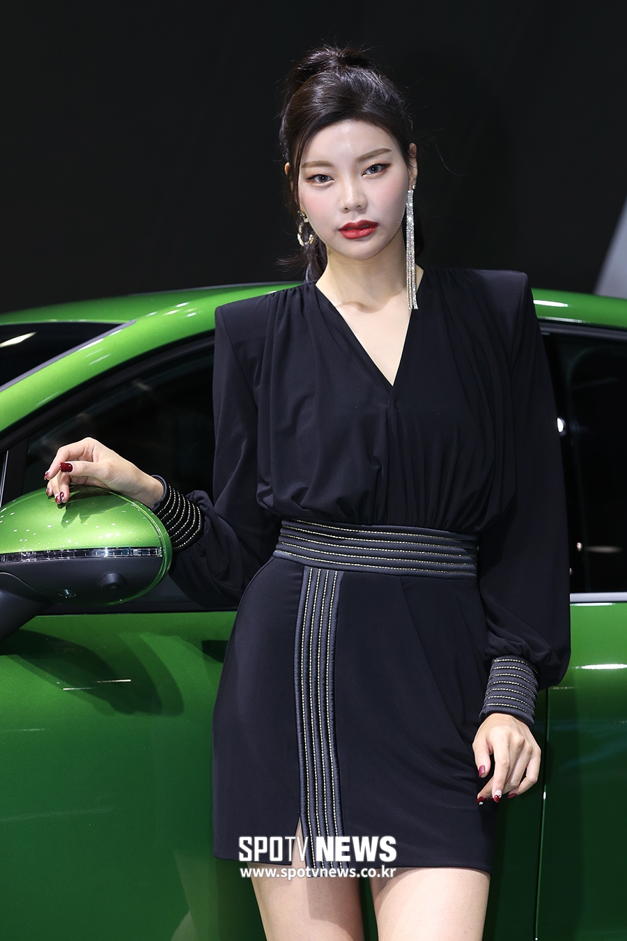 [포토S] 레이싱걸 김소연, 섹시한 블랙