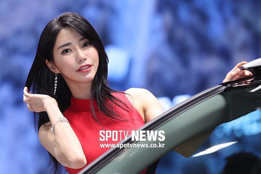 [포토S] 레이싱걸 임솔아, '머리만 넘겨도 예뻐'