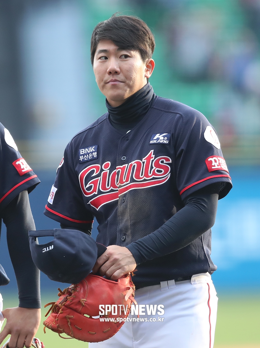 [포토S] 무거운 표정의 오윤석