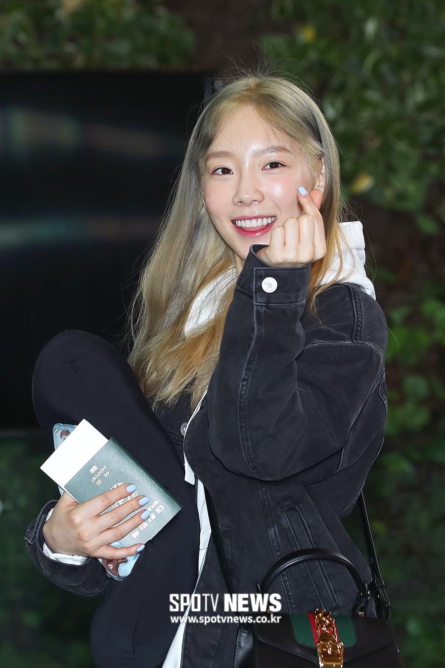 [포토S] 태연, 사랑스러운 하트 뿅!