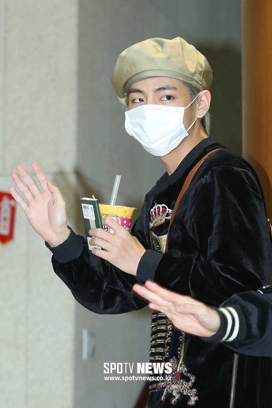 [포토S] 방탄소년단 뷔, 귀여운 빵모자