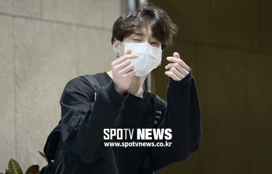 방탄소년단 아시아 투어 마친 후 귀국, 아미 곧 만나~ [공항패션]