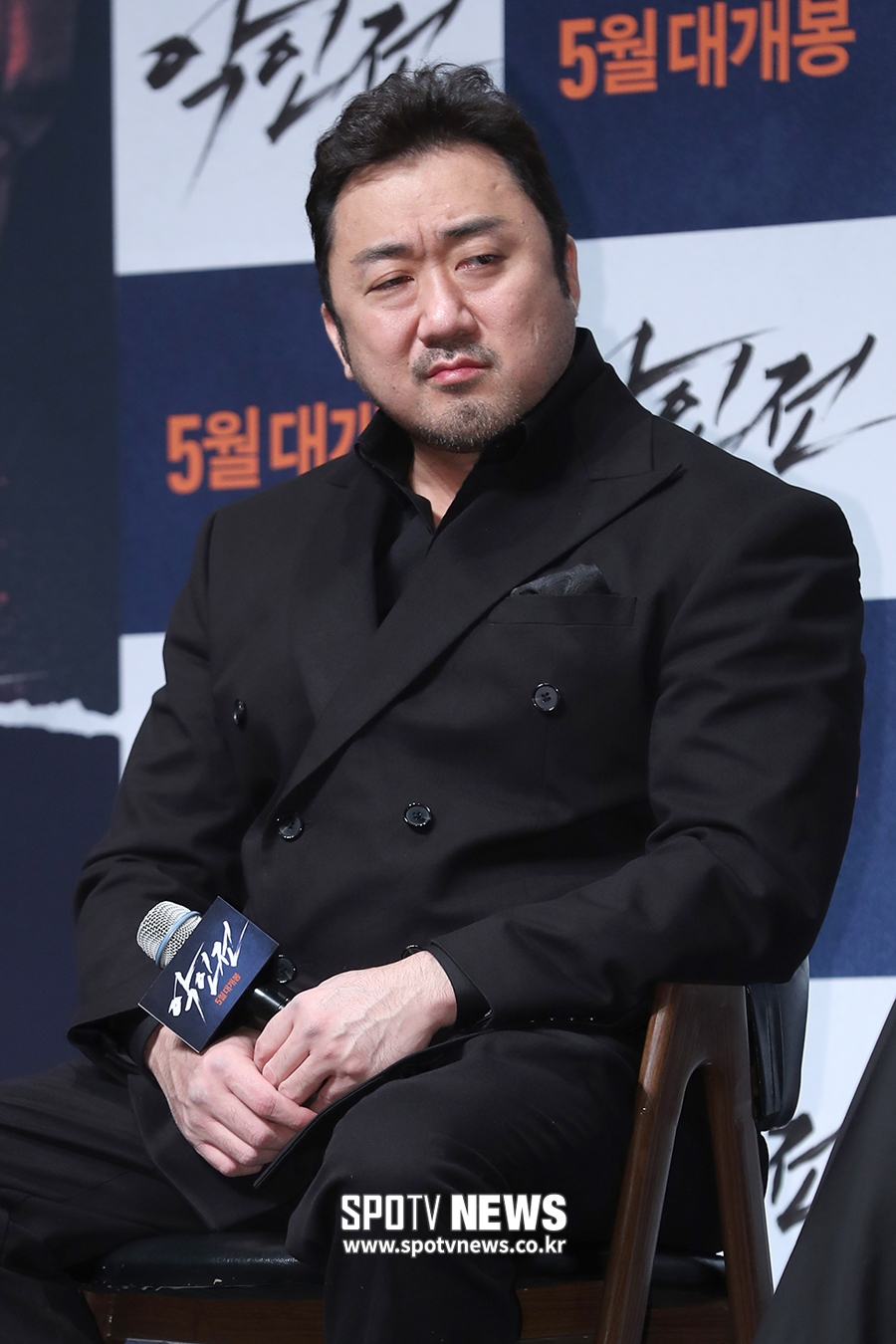 [포토S] 마동석, 모니터만 바라봐도 조직 보스 포스