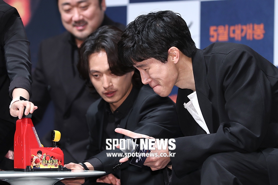 [포토S] 김무열, 입모양에서 느껴지는 승부욕
