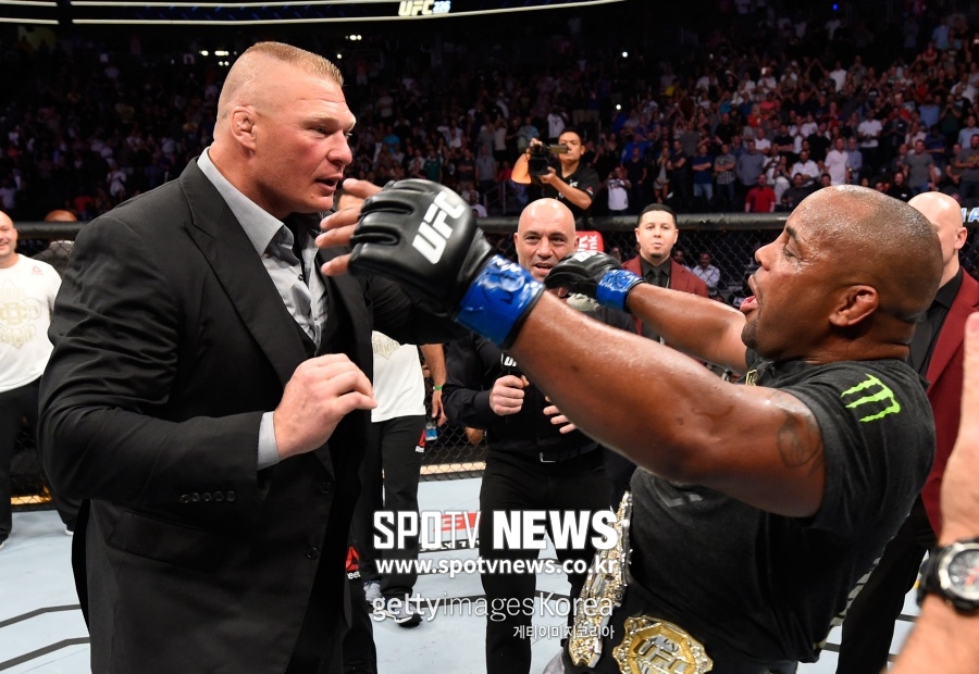 [정오의 UFC] 브록 레스너 복귀 초읽기?…8월 코미어와 타이틀전 전망