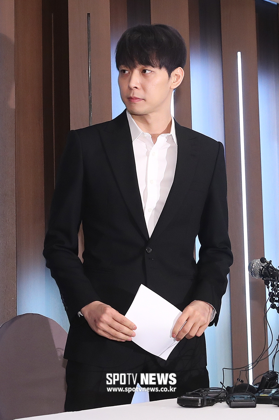 [포토S] 박유천, 긴급 기자회견을 마치고