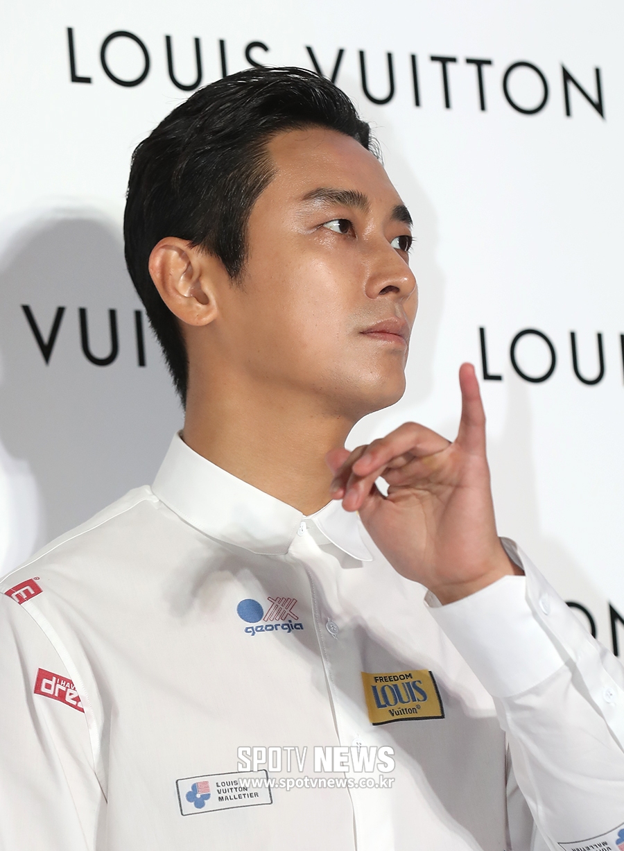 [포토S] 주지훈, 자신만의 인사법