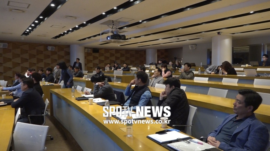 "지도자는 선장이기에"…亞 핸드볼 포청천이 떴다
