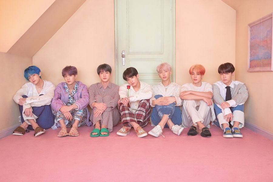 방탄소년단 '작은 것들을 위한 시', 유튜브 '전 세계 최단 1억뷰' 신기록