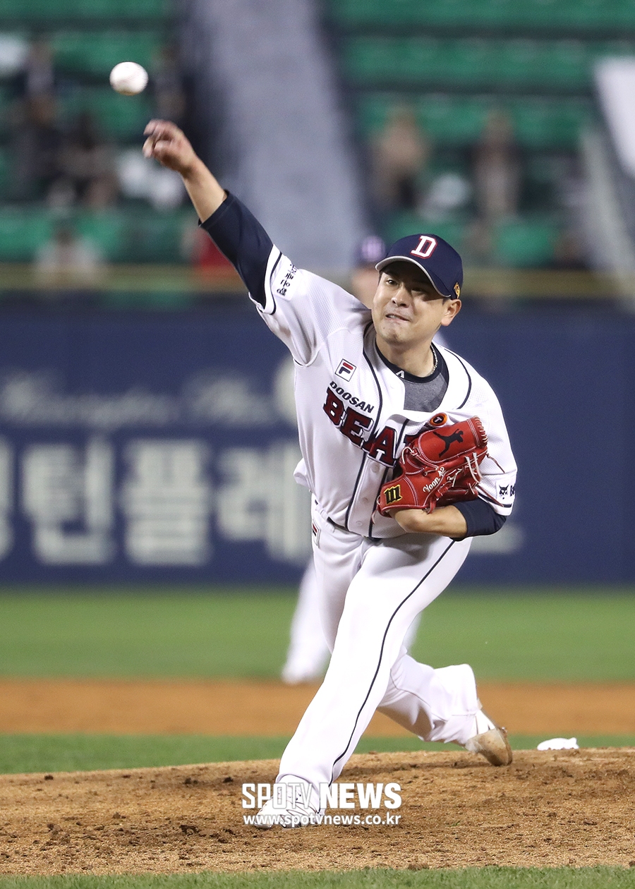 [포토S] 두산의 두 번째 투수 윤명준