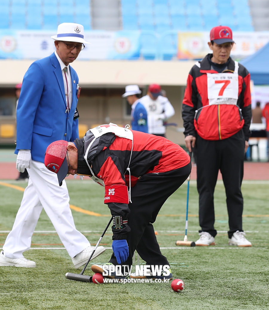 [포토S] 힘찬 스파크 타격
