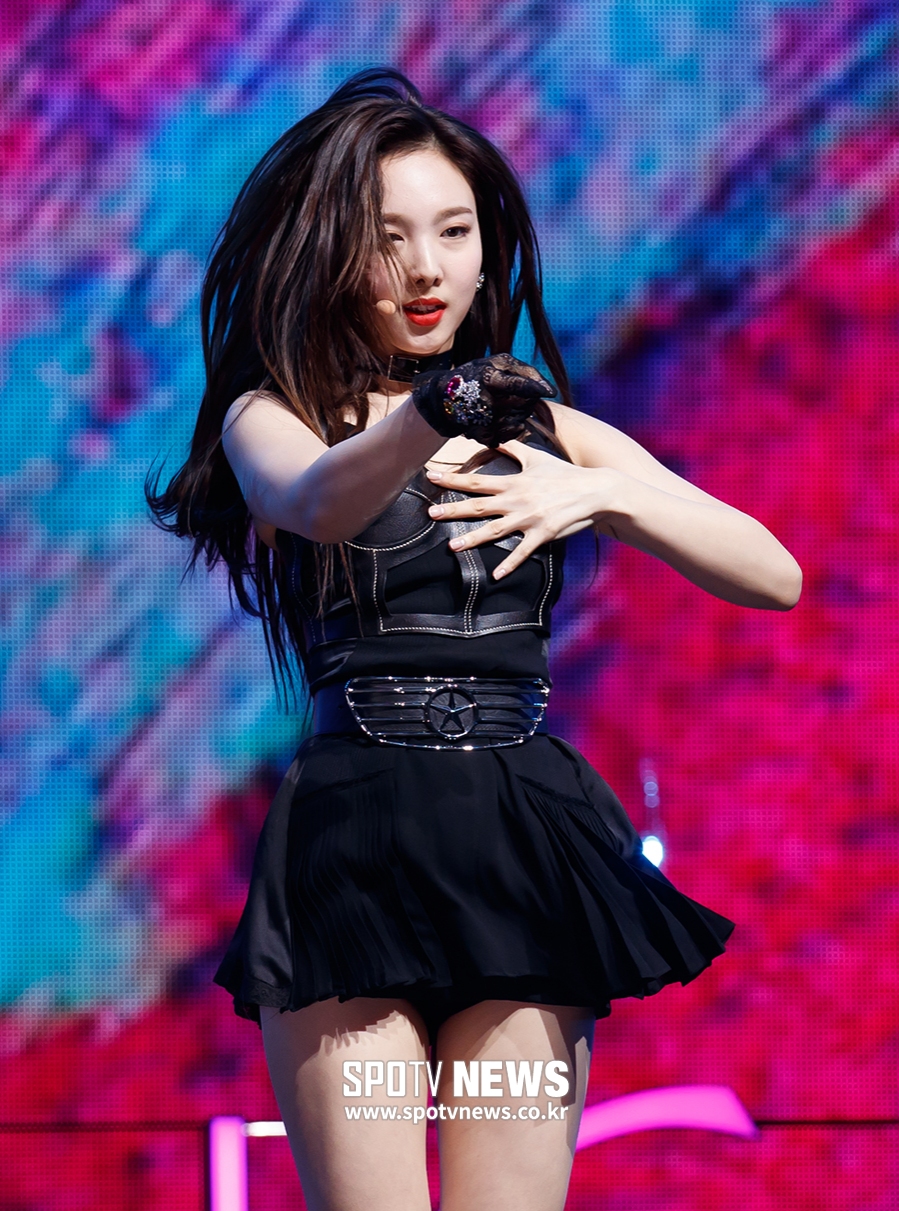 [포토S] 트와이스 나연, 원더우먼처럼