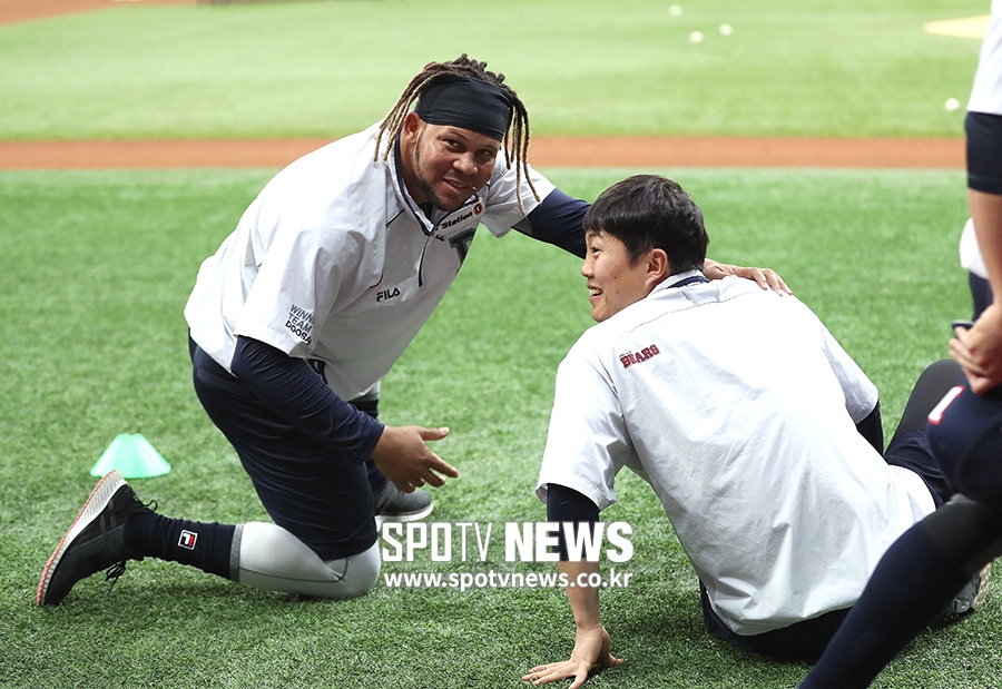 [포토S] 페르난데스-류지혁, 카메라를 대하는 온도차