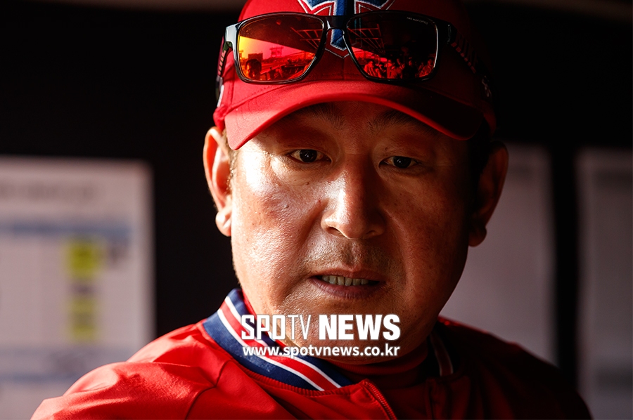 [포토S] 김기태 감독, 연패 탈출을 기대하며
