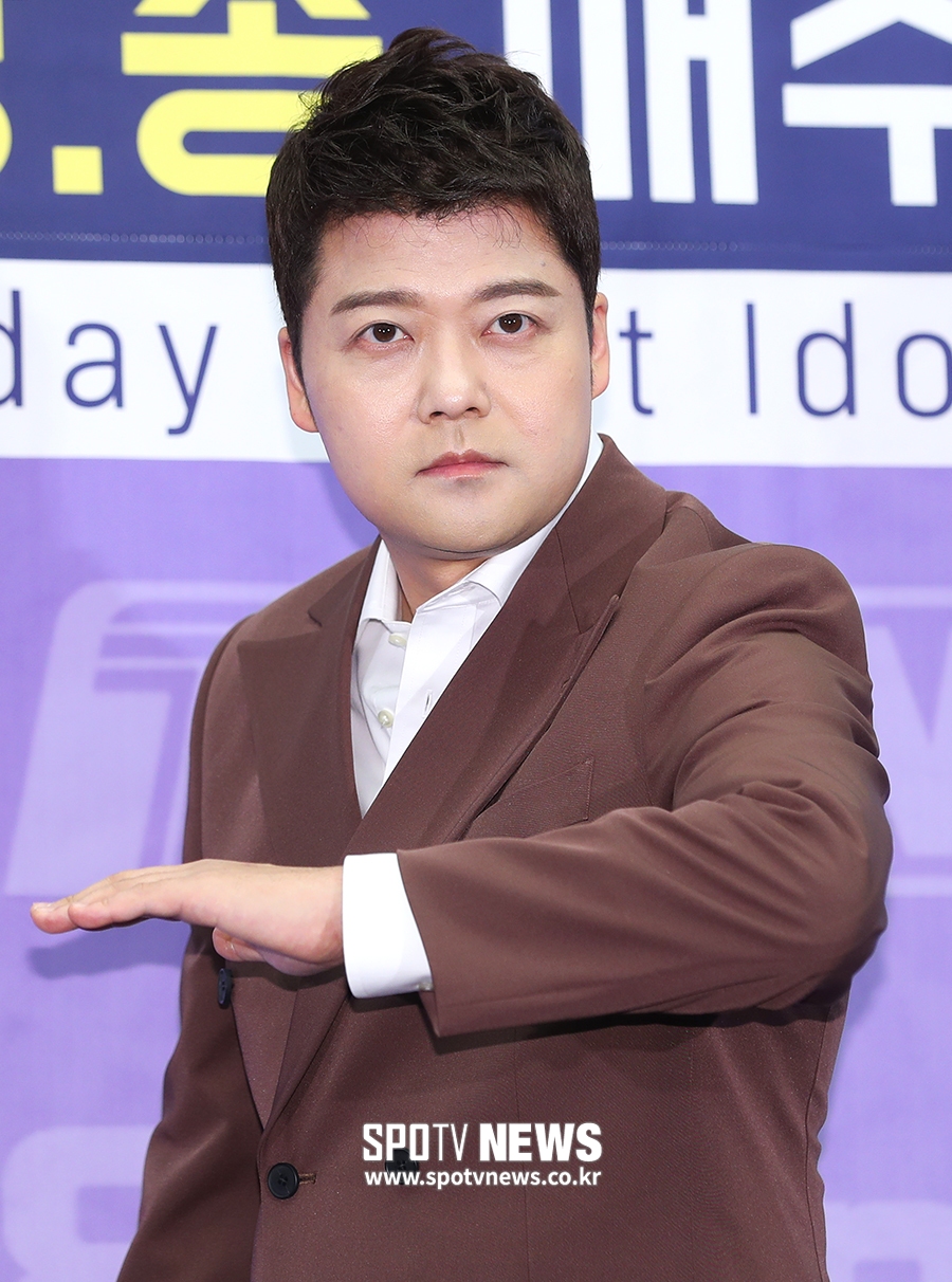 [포토S] 전현무, '진짜 앵커맨이 돌아왔다'