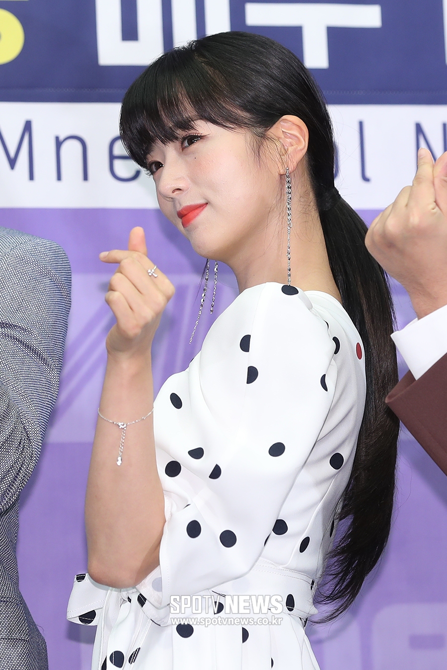 [포토S] 윤보미, 하트 뿅!