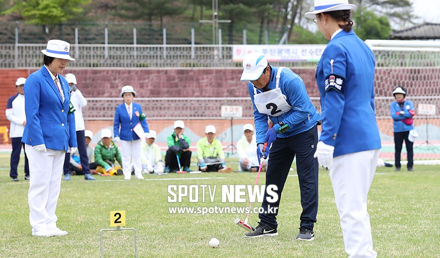 [포토S] 게이트 향해 신중한 타격