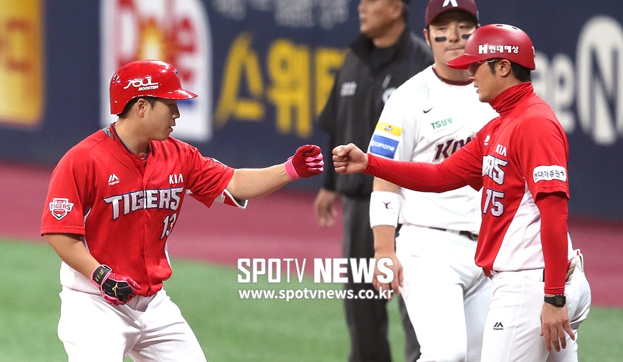 [포토S] 이창진, 선두타자 안타!