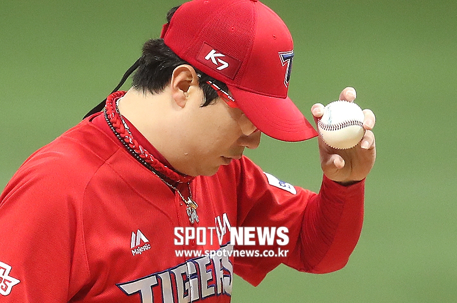 [포토S] 고개 떨군 양현종