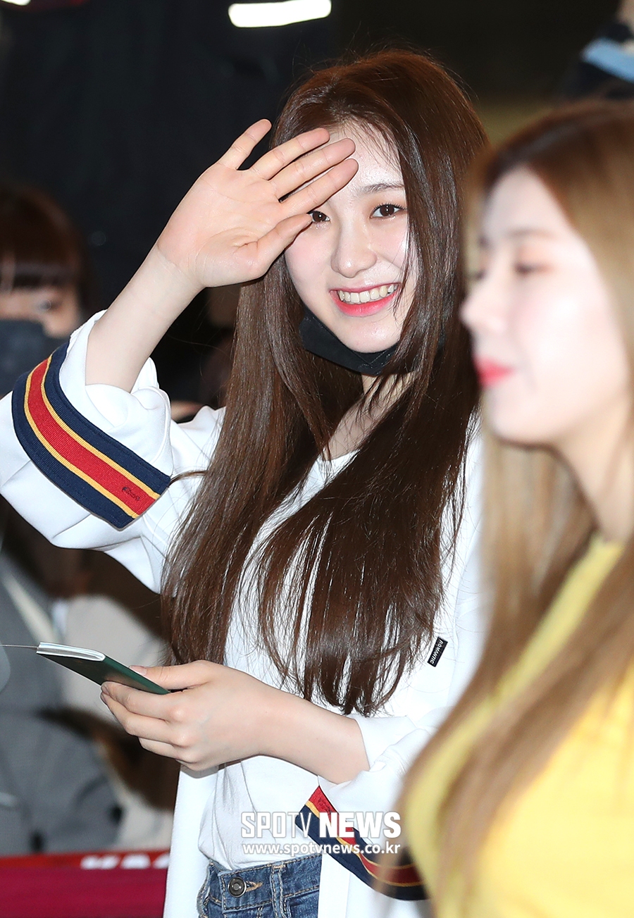 [포토S] 아이즈원 이채연, 아침에도 해맑게!