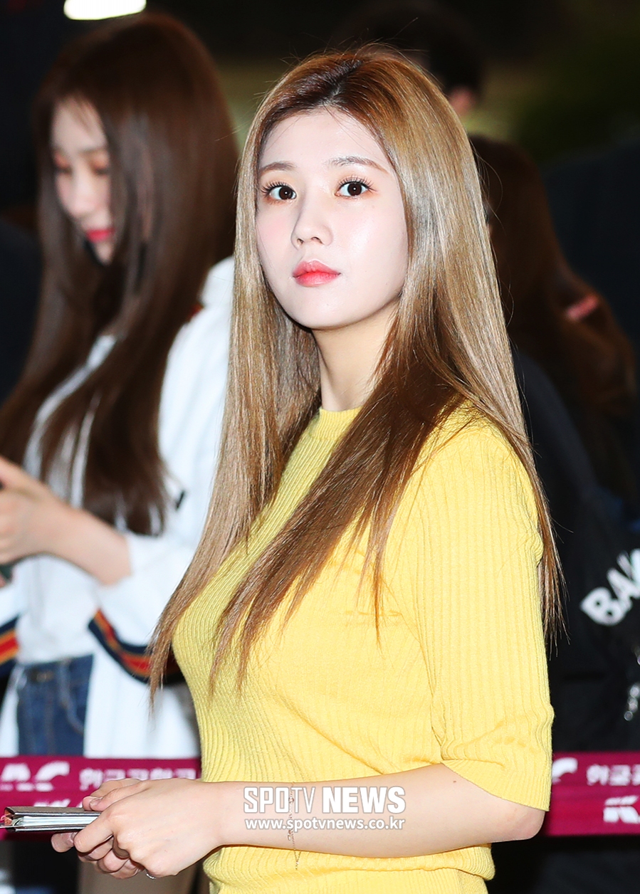 [포토S] 아이즈원 권은비, '청순미와 섹시미가 동시에~'