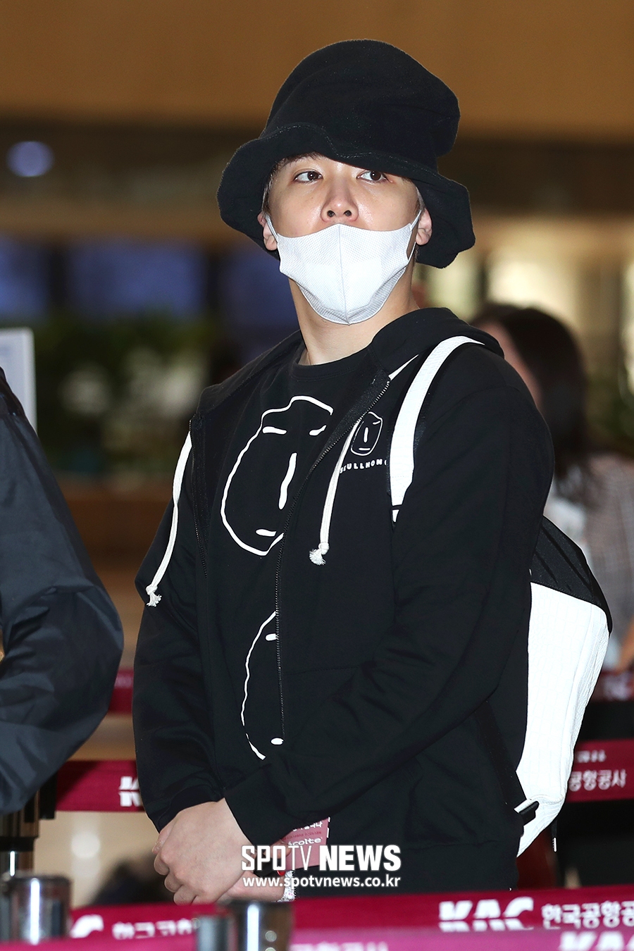 [포토S] 이홍기, 마법사 모자 쓰고 출국