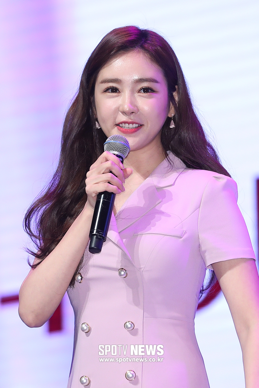 [포토S] 공서영, '근로자의 날에도 일해요'