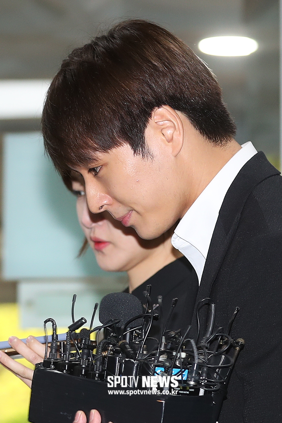 [포토S] ‘집단 성폭행 의혹’ 최종훈, 영장심사 출석