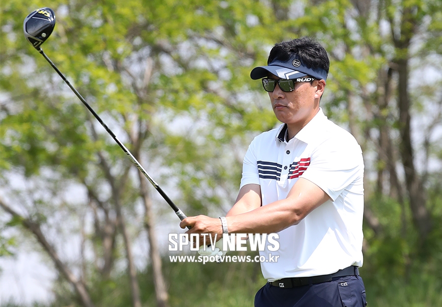 [포토S] 이승엽, 골프도 야구처럼