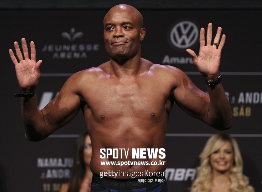 [UFC 계체 영상] 마음은 청춘…실바·노게이라·펜, 은퇴 생각 없는 40대 중년