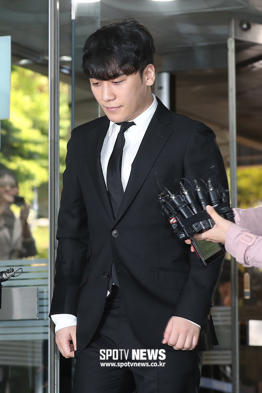 [포토S] 법원 출석하는 승리