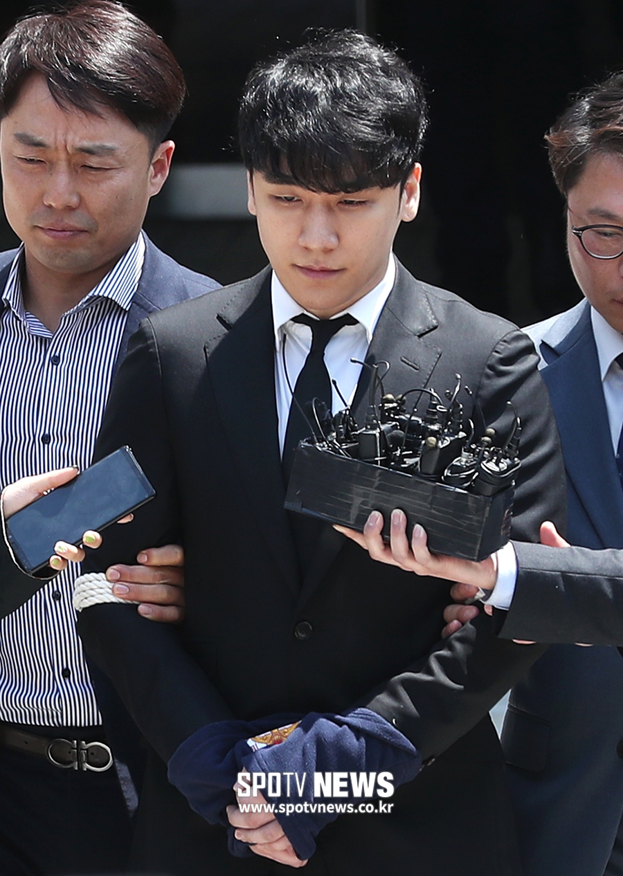 [포토S] 포승줄에 묶인 승리