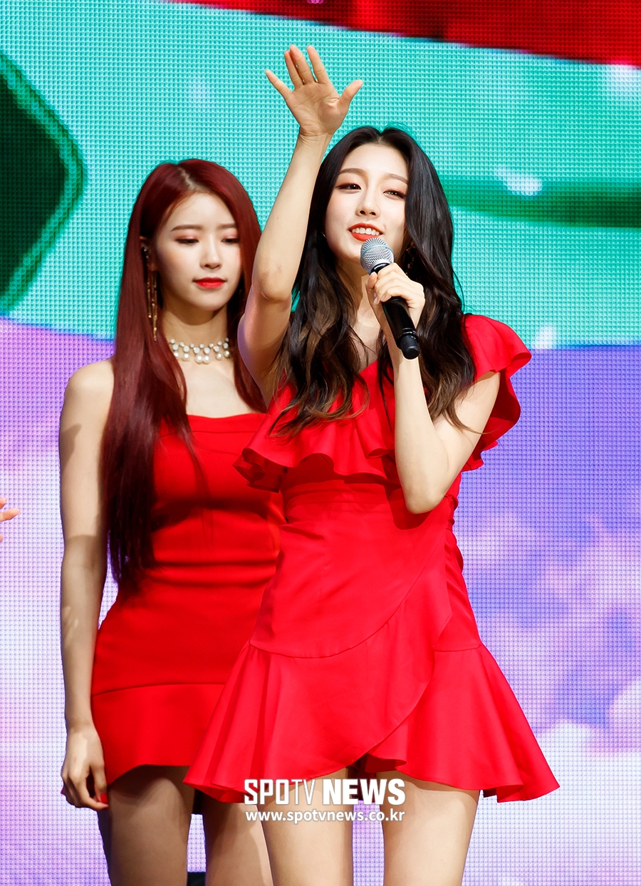 [포토S] 러블리즈 정예인, 애교 넘치는 눈웃음