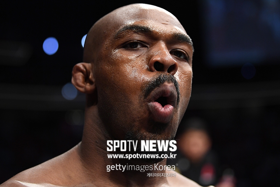 [정오의 UFC] "존 존스, 마약 중독자로 기억될 것"