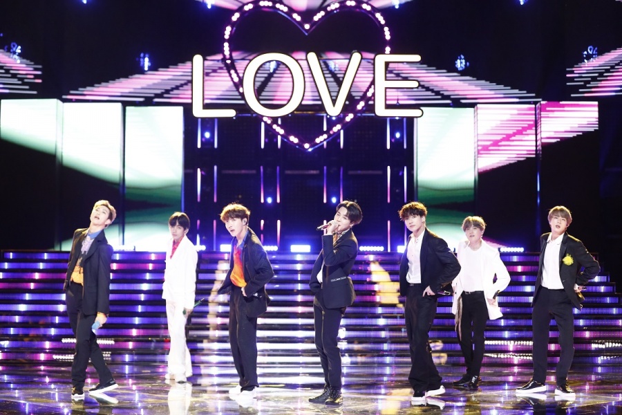 방탄소년단, 美 '더 보이스' 결승전 출연…글로벌 슈퍼스타 '위엄'[공식]