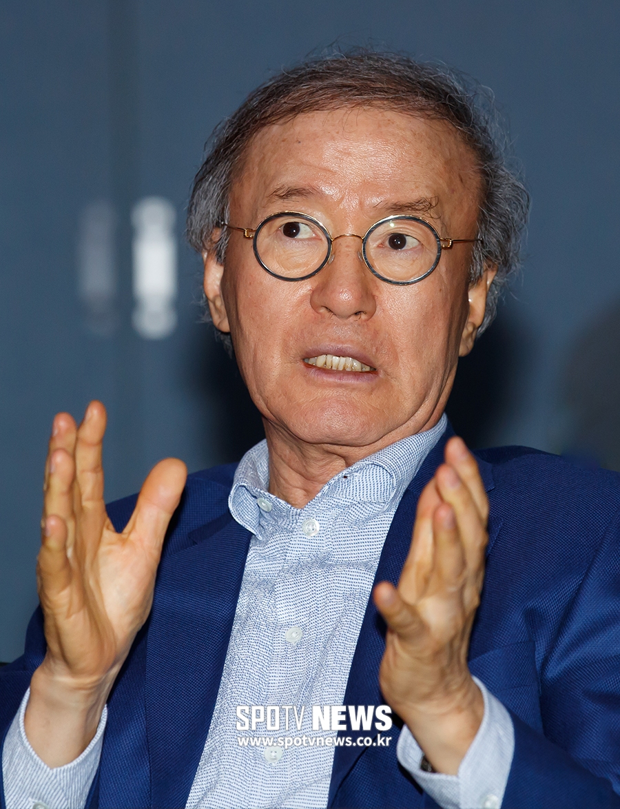 [포토S] 휠라핏 비욘드바디 시즌2에 대해 이야기하는 윤윤수 회장